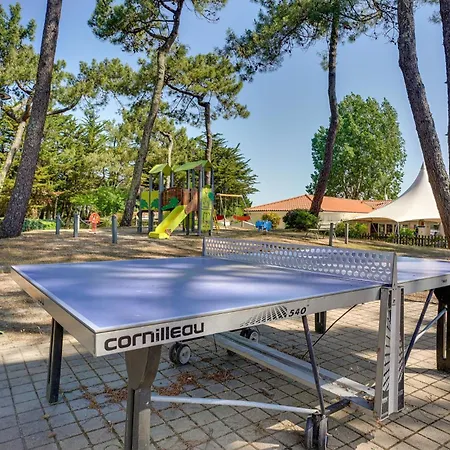 2 Bedroom Amazing In Holiday home