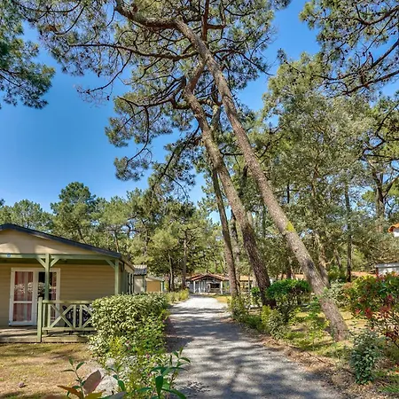 2 Bedroom Amazing In Holiday home La Faute-sur-Mer