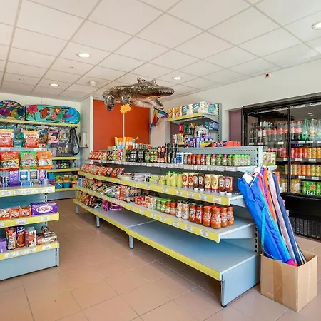 2 Bedroom Amazing In La Faute-sur-Mer