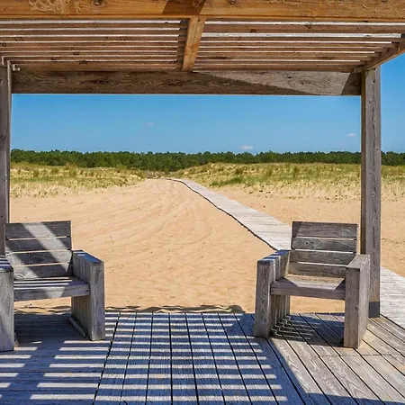 2 Bedroom Amazing In Holiday home *