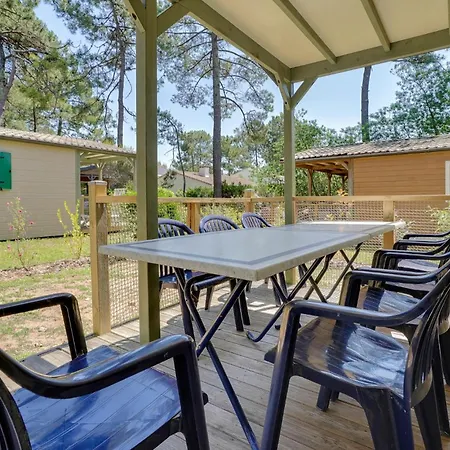 2 Bedroom Amazing In Holiday home *